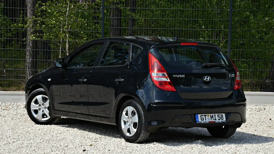 HYUNDAI i30 -