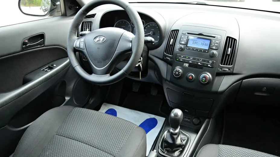 HYUNDAI i30 -