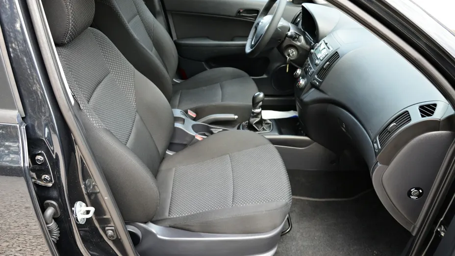 HYUNDAI i30 -