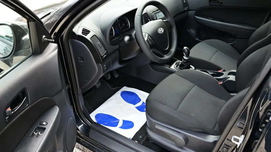 HYUNDAI i30 -