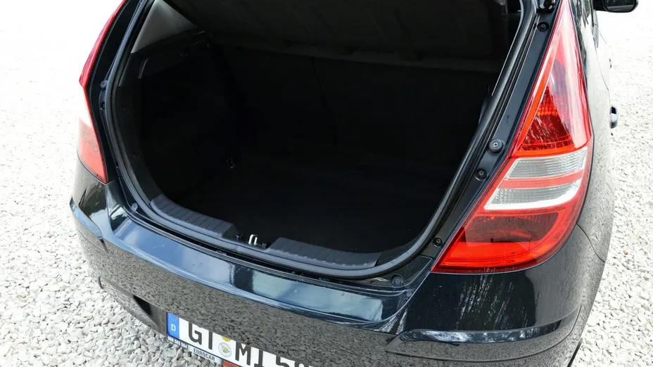 HYUNDAI i30 -