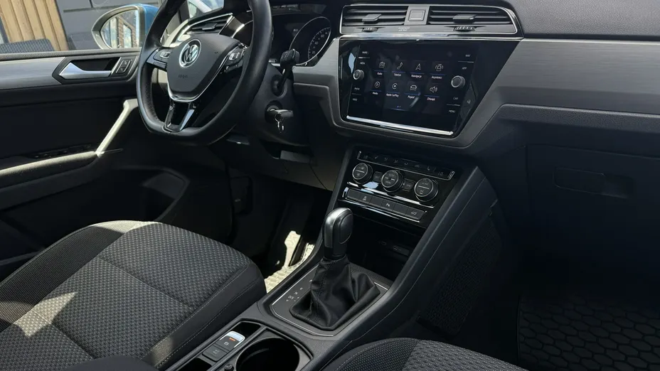 VOLKSWAGEN Touran -