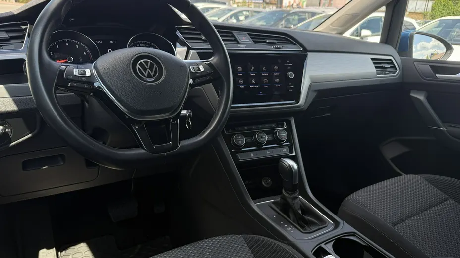 VOLKSWAGEN Touran -