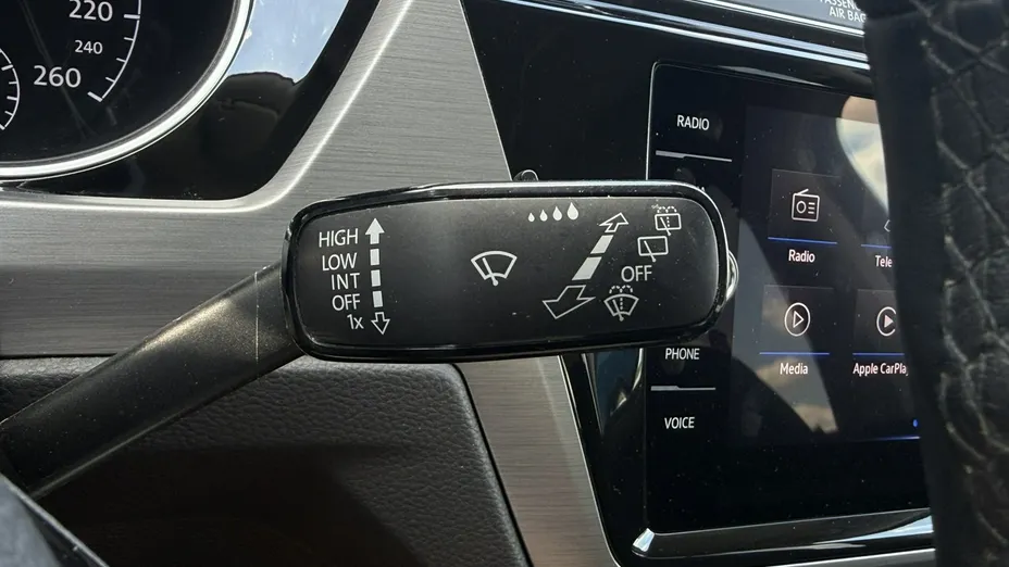 VOLKSWAGEN Touran -