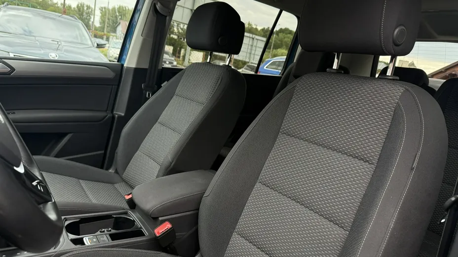 VOLKSWAGEN Touran -