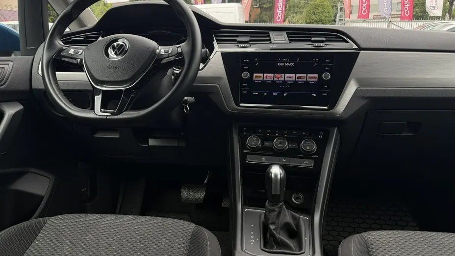 VOLKSWAGEN Touran -
