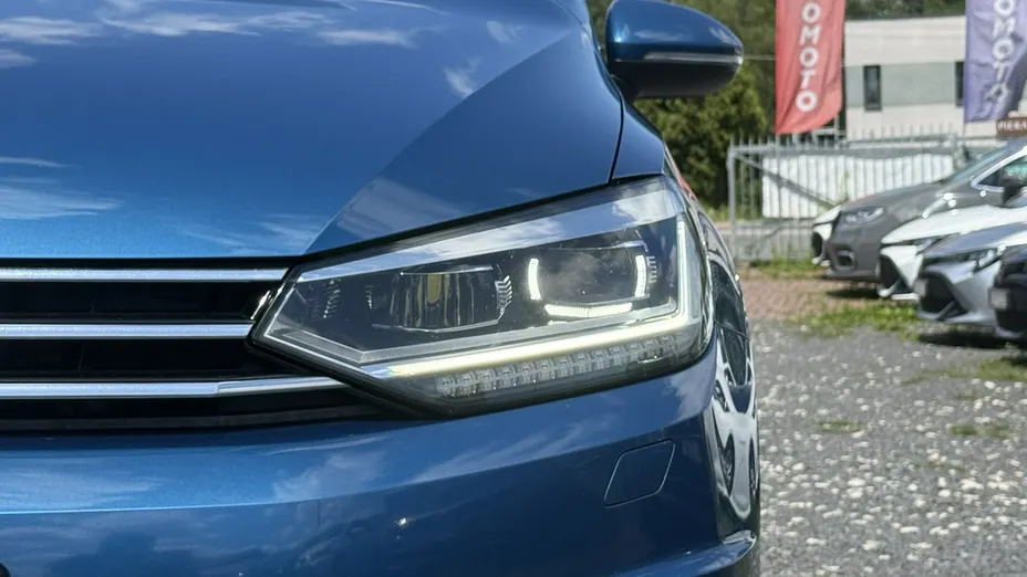 VOLKSWAGEN Touran -