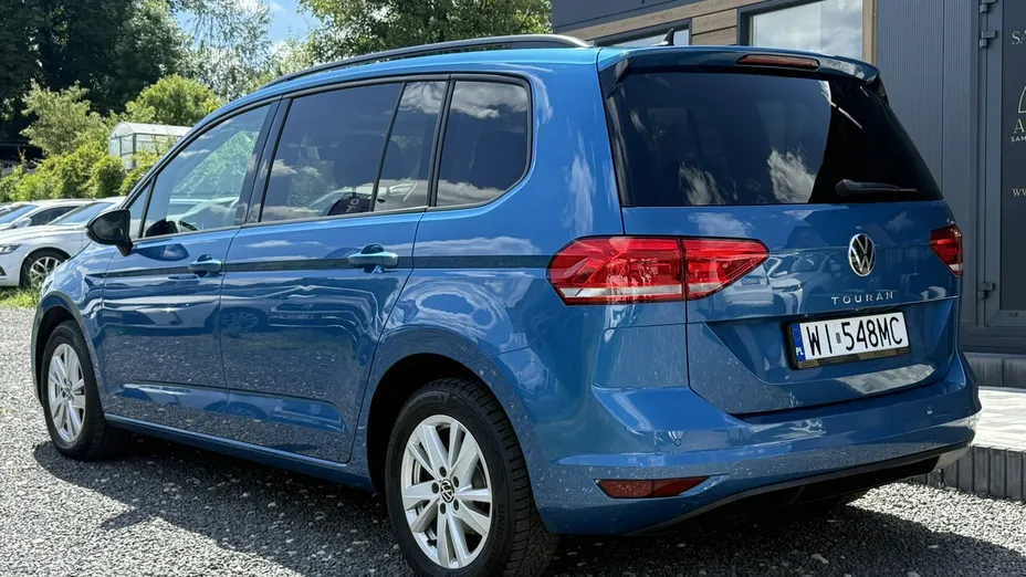VOLKSWAGEN Touran -