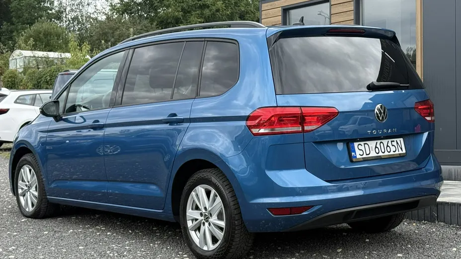 VOLKSWAGEN Touran -