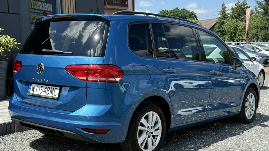 VOLKSWAGEN Touran -