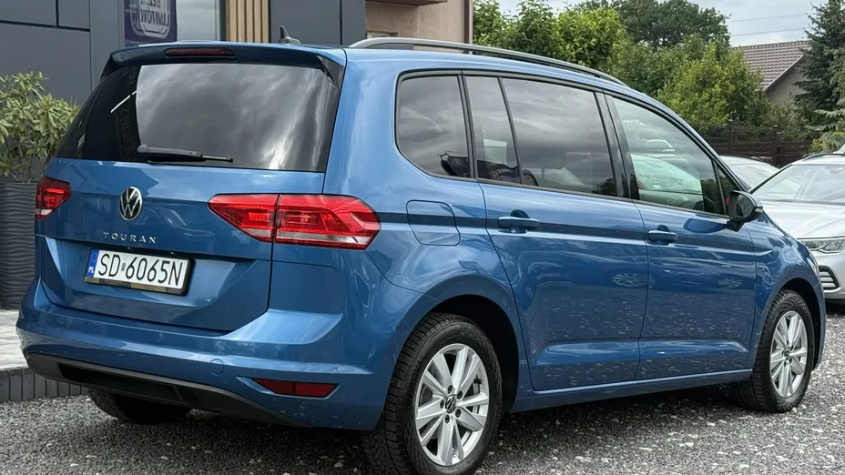 VOLKSWAGEN Touran -