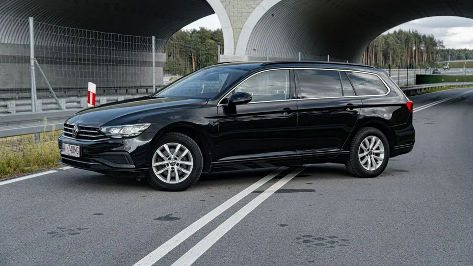 VOLKSWAGEN Passat -