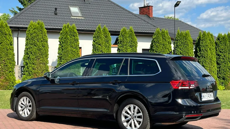 VOLKSWAGEN Passat -