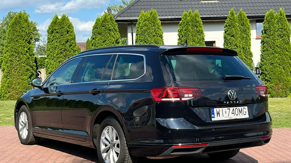 VOLKSWAGEN Passat -