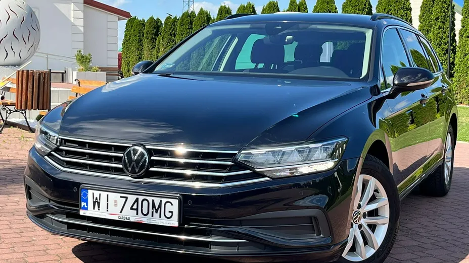 VOLKSWAGEN Passat -