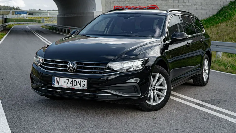 VOLKSWAGEN Passat -