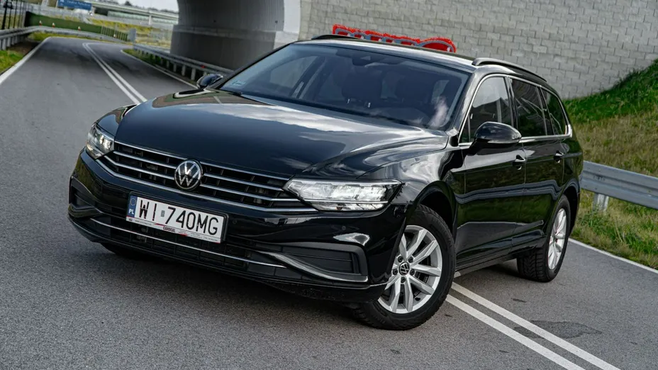 VOLKSWAGEN Passat -