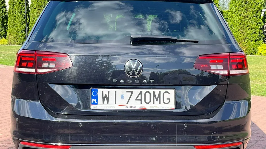 VOLKSWAGEN Passat -