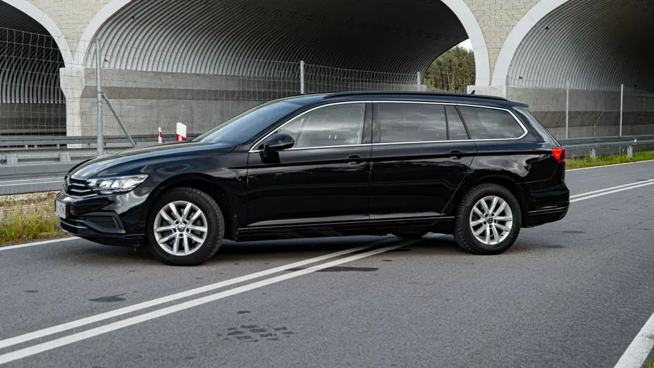 VOLKSWAGEN Passat -