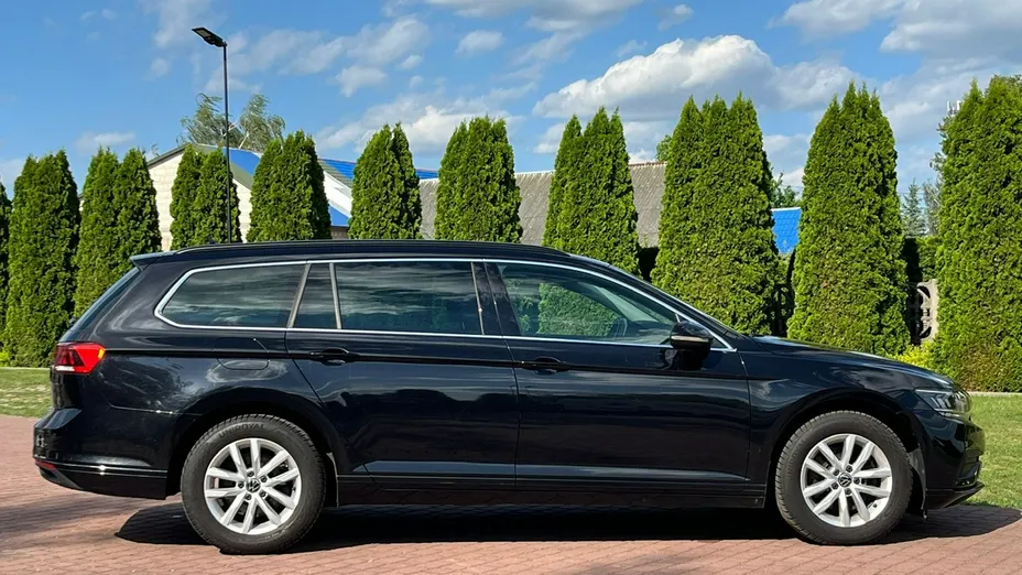 VOLKSWAGEN Passat -