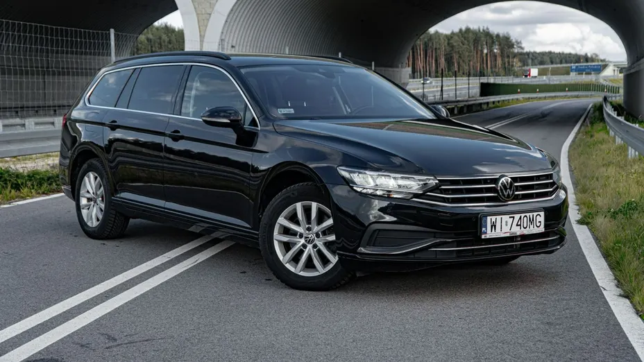 VOLKSWAGEN Passat -