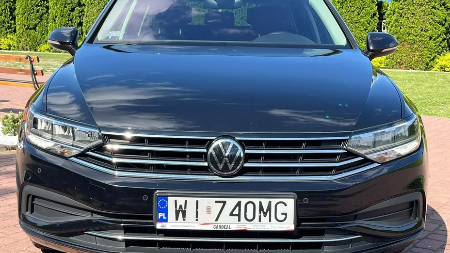 VOLKSWAGEN Passat -