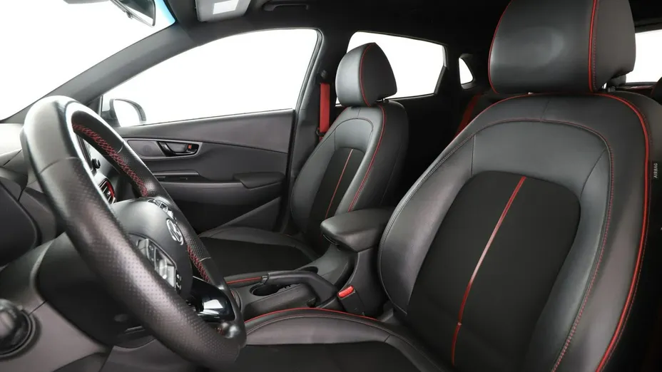 HYUNDAI Kona -