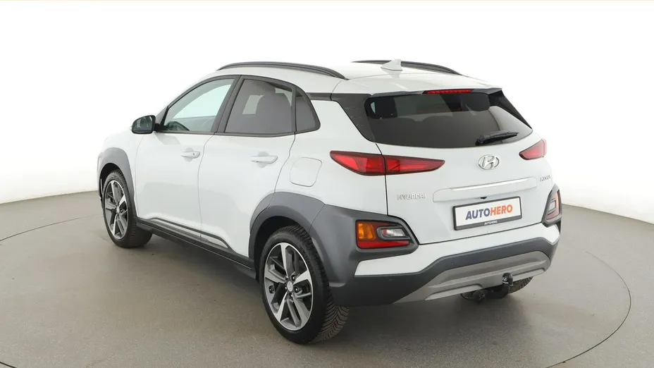 HYUNDAI Kona -
