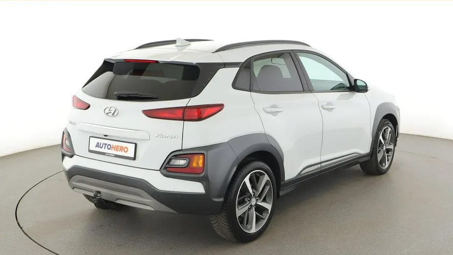 HYUNDAI Kona -