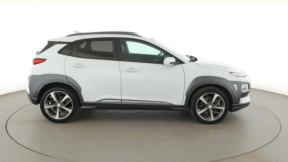 HYUNDAI Kona -