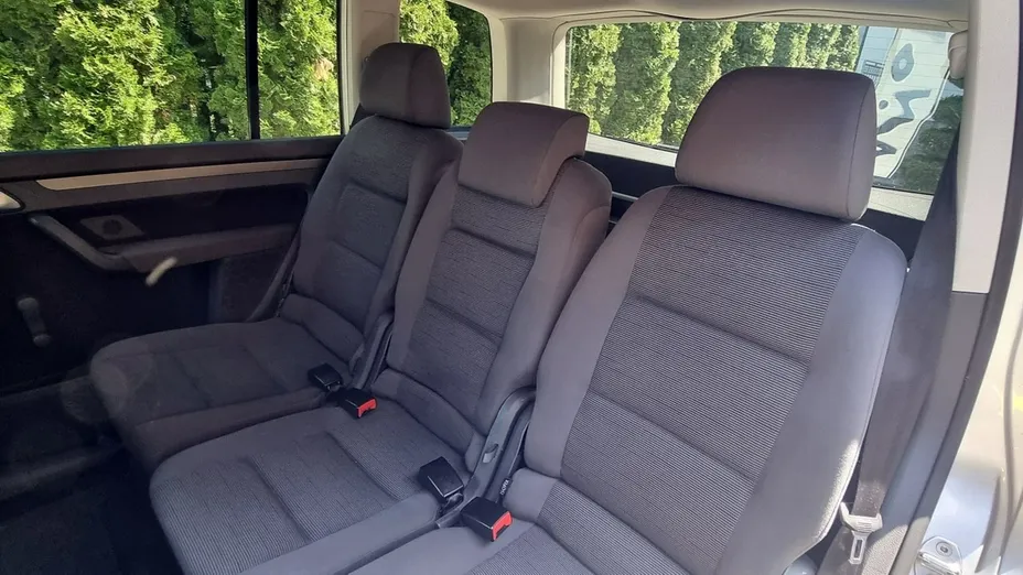 VOLKSWAGEN Touran -