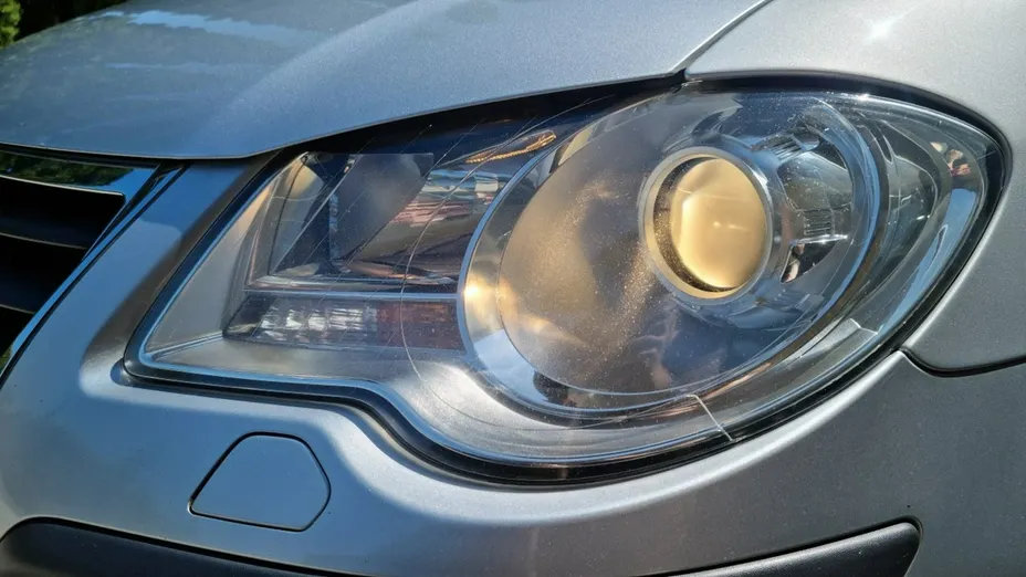 VOLKSWAGEN Touran -