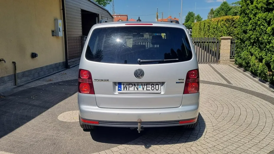 VOLKSWAGEN Touran -