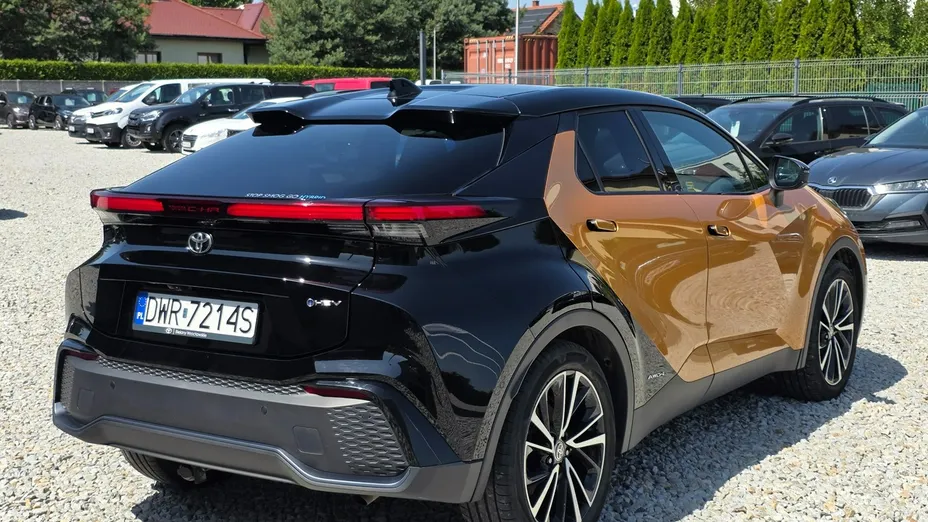 TOYOTA C-HR -