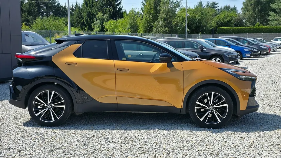 TOYOTA C-HR -