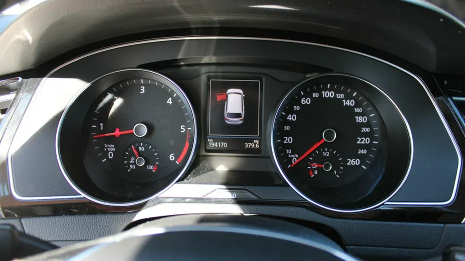 VOLKSWAGEN Passat -