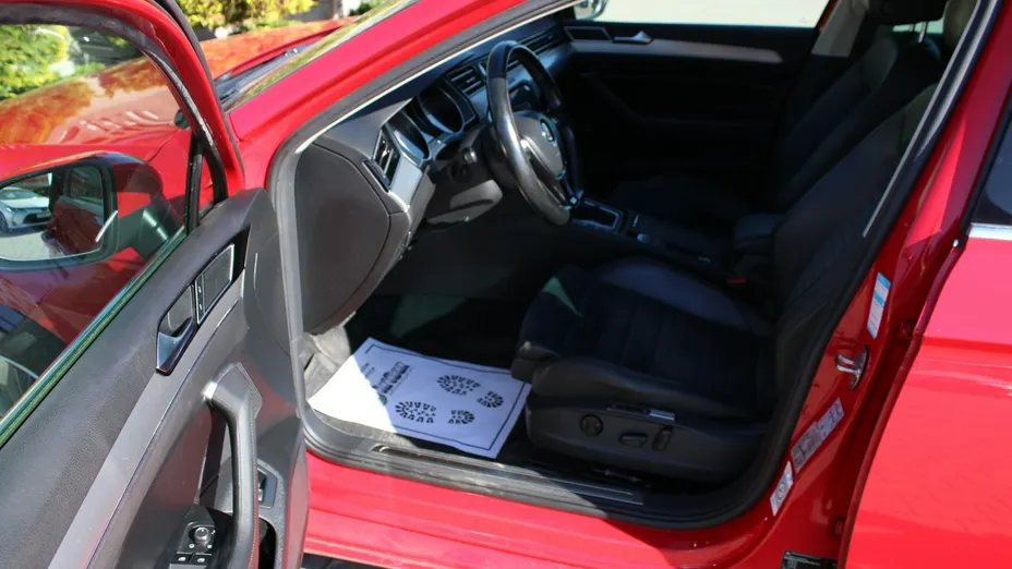 VOLKSWAGEN Passat -