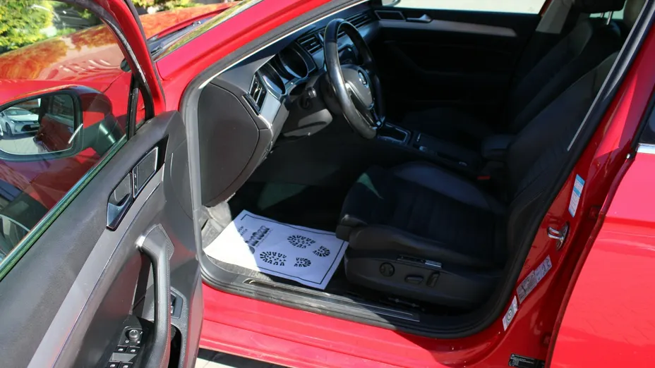 VOLKSWAGEN Passat -