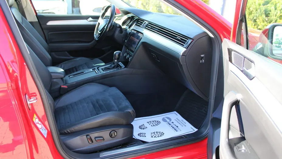 VOLKSWAGEN Passat -