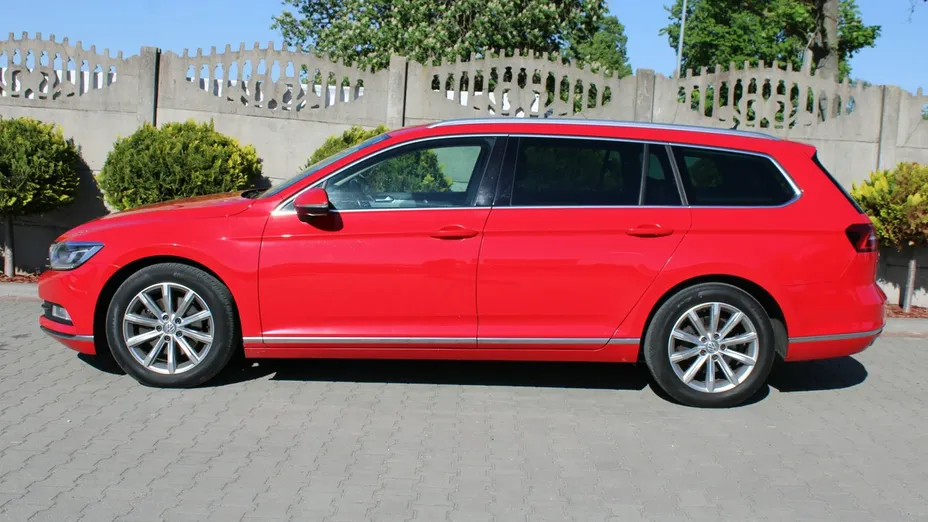 VOLKSWAGEN Passat -