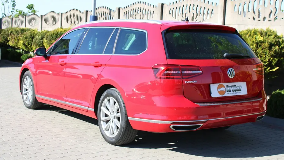VOLKSWAGEN Passat -