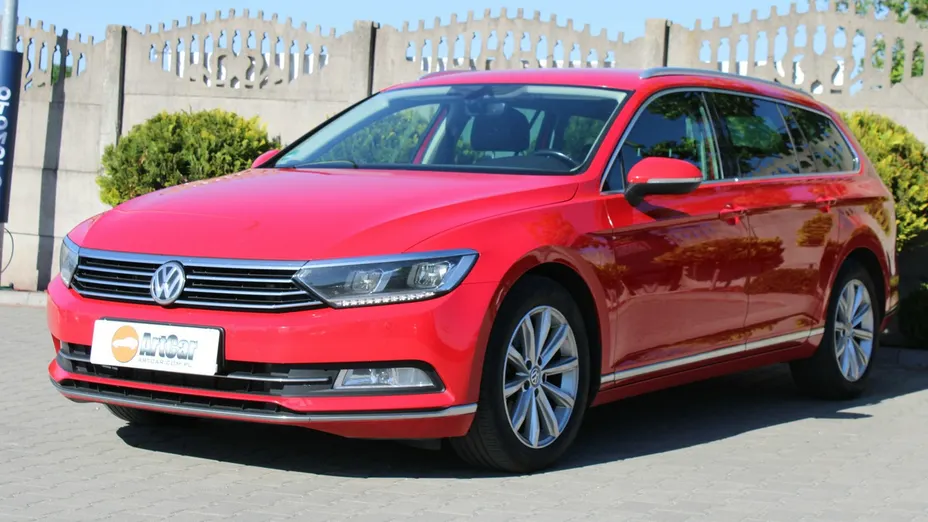 VOLKSWAGEN Passat -