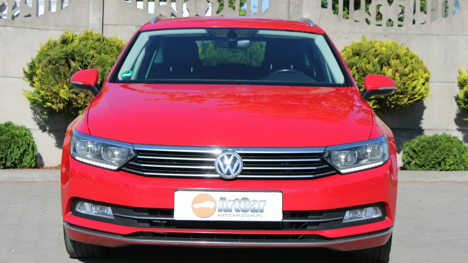 VOLKSWAGEN Passat -