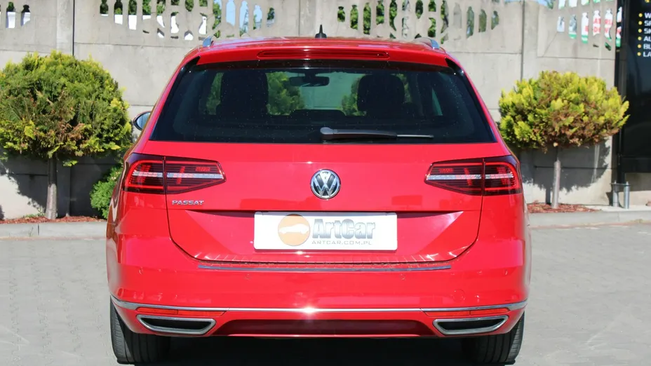 VOLKSWAGEN Passat -
