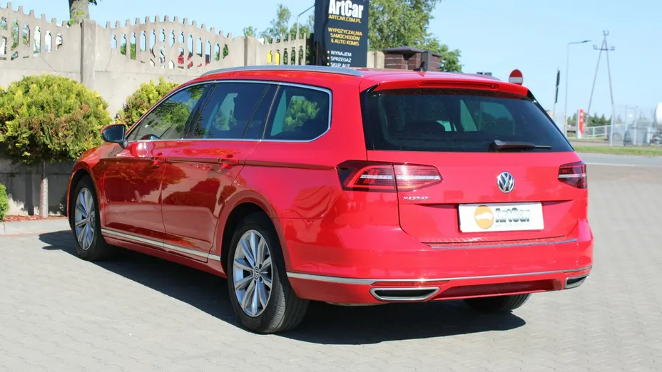 VOLKSWAGEN Passat -