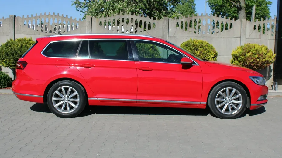 VOLKSWAGEN Passat -