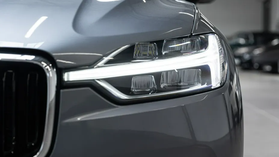 VOLVO XC60 -