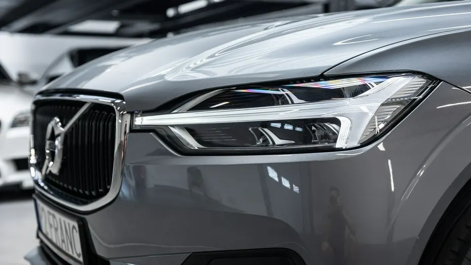 VOLVO XC60 -