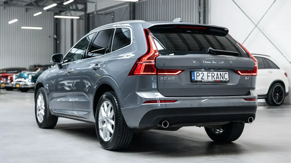 VOLVO XC60 -