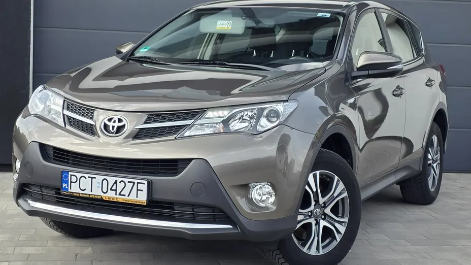 TOYOTA RAV4 -